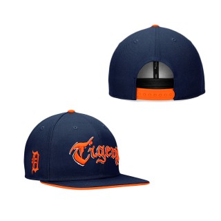 Men's Detroit Tigers Fanatics Branded Navy Iconic Old English Snapback Hat