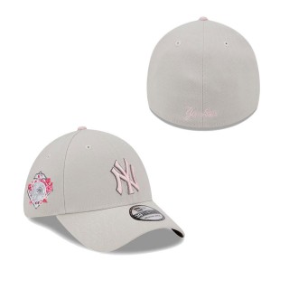 Men's New York Yankees Khaki 2023 Mother's Day 39THIRTY Flex Hat