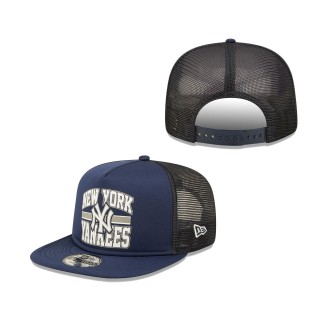 New York Yankees Logo 9FIFTY Trucker Snapback Hat Navy
