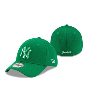Yankees 2021 St. Patrick's Day Kelly Green 39THIRTY Flex Cap