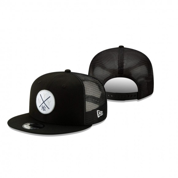 New York Yankees Black Vert Trucker 9FIFTY Adjustable Hat
